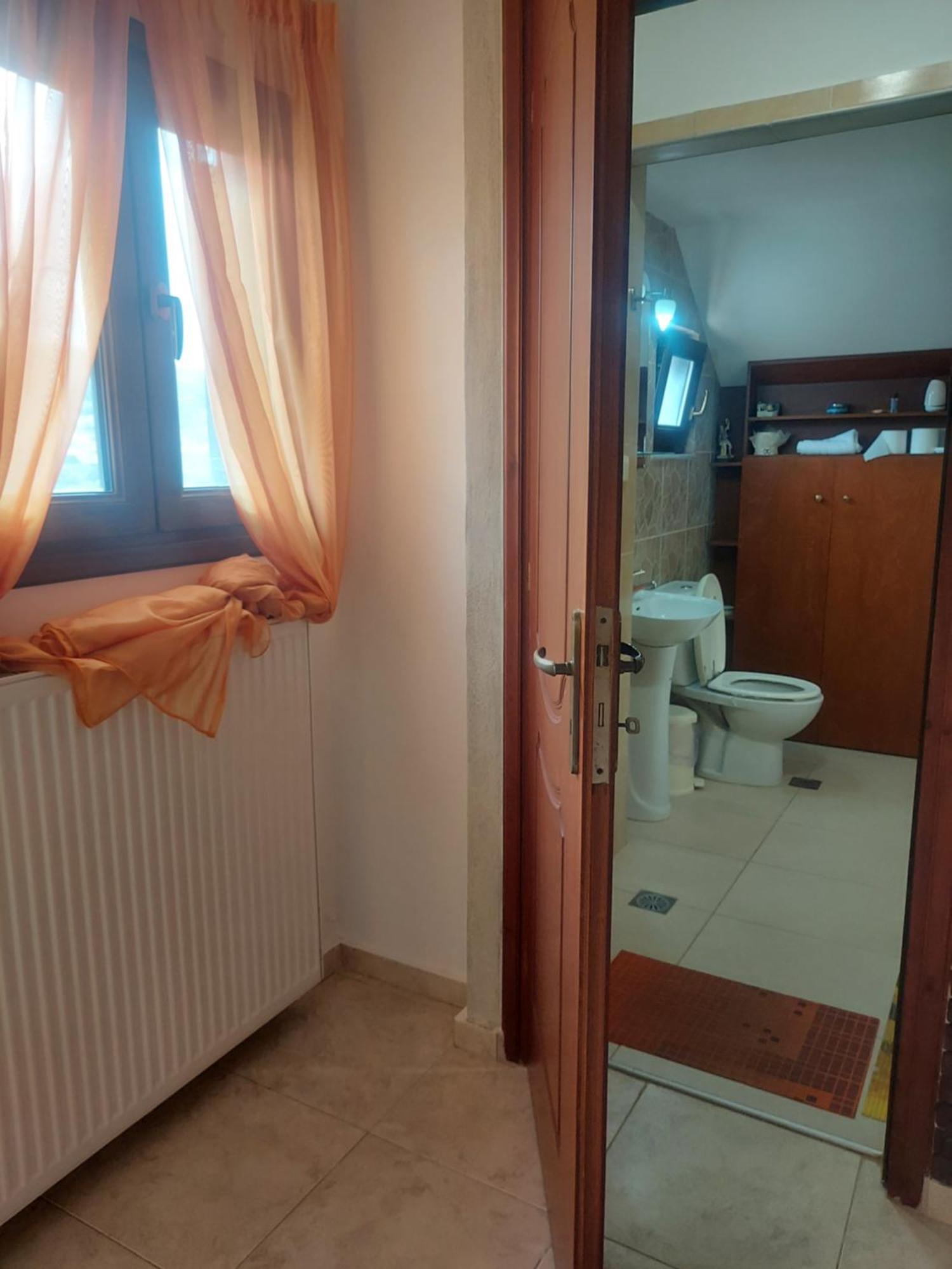 Kastro Studios Pigi  Luaran gambar