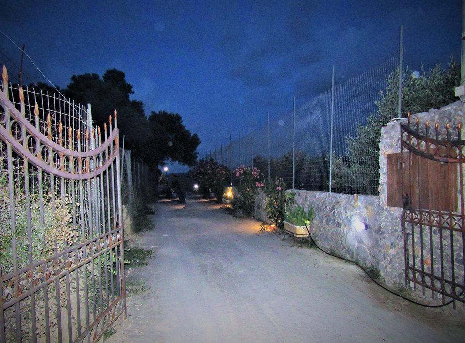 Kastro Studios Pigi  Luaran gambar